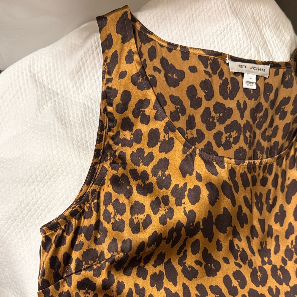 St. John Leopard Print Silk Blend Sleeveless Top Size Large - Picture 5 of 9